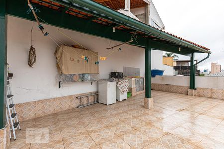 Casa à venda com 200m², 3 quartos e 3 vagas Casa à venda com 200m², 3 quartos e 3 vagasÁrea de Serviço