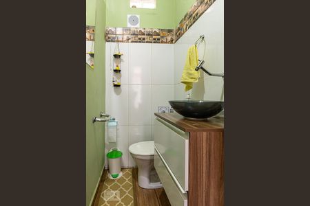 Casa à venda com 200m², 3 quartos e 3 vagas Casa à venda com 200m², 3 quartos e 3 vagasLavabo