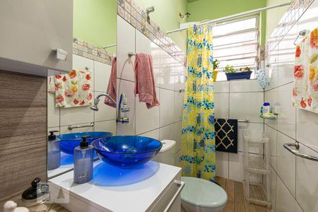 Casa à venda com 200m², 3 quartos e 3 vagas Casa à venda com 200m², 3 quartos e 3 vagasBanheiro