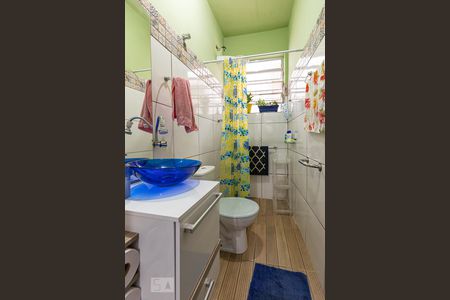 Casa à venda com 200m², 3 quartos e 3 vagas Casa à venda com 200m², 3 quartos e 3 vagasBanheiro