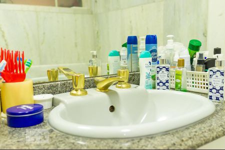 Apartamento à venda com 316m², 4 quartos e 1 vagaSuíte - Banheiro