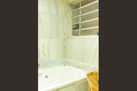 Apartamento à venda com 316m², 4 quartos e 1 vagaSuíte - Banheiro