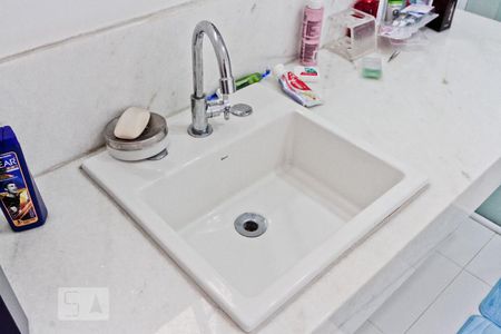 Casa à venda com 400m², 4 quartos e 3 vagas Casa à venda com 400m², 4 quartos e 3 vagasBanheiro da Suíte 2