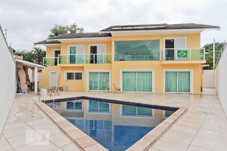 Casa à venda com 400m², 4 quartos e 3 vagas Casa à venda com 400m², 4 quartos e 3 vagasÁrea Externa