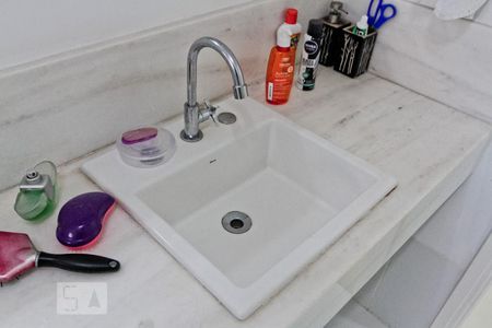 Casa à venda com 400m², 4 quartos e 3 vagas Casa à venda com 400m², 4 quartos e 3 vagasBanheiro