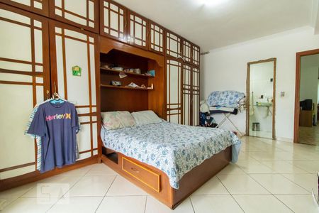 Casa à venda com 360m², 6 quartos e 4 vagasQuarto