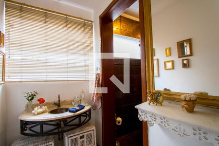 Casa à venda com 300m², 5 quartos e 3 vagas Casa à venda com 300m², 5 quartos e 3 vagasLavabo