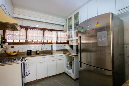 Casa à venda com 300m², 5 quartos e 3 vagas Casa à venda com 300m², 5 quartos e 3 vagasCozinha