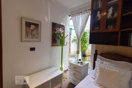 Casa à venda com 300m², 5 quartos e 3 vagas Casa à venda com 300m², 5 quartos e 3 vagasQuarto 1