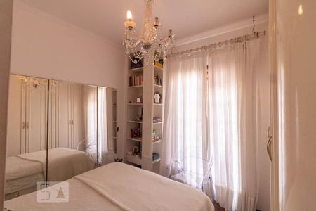 Casa à venda com 300m², 5 quartos e 3 vagas Casa à venda com 300m², 5 quartos e 3 vagasQuarto 3