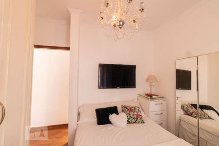 Casa à venda com 300m², 5 quartos e 3 vagas Casa à venda com 300m², 5 quartos e 3 vagasQuarto 3