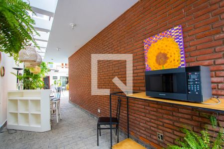 Casa à venda com 300m², 5 quartos e 3 vagas Casa à venda com 300m², 5 quartos e 3 vagasCorredor - Externo