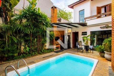 Casa à venda com 300m², 5 quartos e 3 vagas Casa à venda com 300m², 5 quartos e 3 vagasEspaço gourmet/Piscina