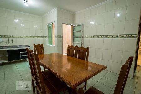 Casa à venda com 200m², 4 quartos e 1 vaga Casa à venda com 200m², 4 quartos e 1 vagaCozinha