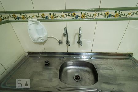 Casa à venda com 200m², 4 quartos e 1 vaga Casa à venda com 200m², 4 quartos e 1 vagaCozinha - Torneira