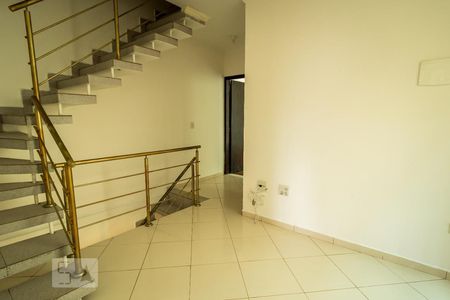Casa à venda com 200m², 4 quartos e 1 vaga Casa à venda com 200m², 4 quartos e 1 vagaHall