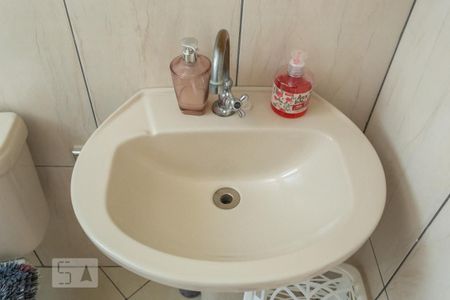 Casa à venda com 225m², 4 quartos e 2 vagas Casa à venda com 225m², 4 quartos e 2 vagasBanheiro - Torneira