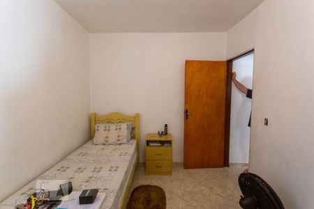 Casa à venda com 225m², 4 quartos e 2 vagas Casa à venda com 225m², 4 quartos e 2 vagasQuarto 4