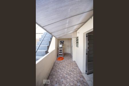 Casa à venda com 225m², 4 quartos e 2 vagas Casa à venda com 225m², 4 quartos e 2 vagasvaranda