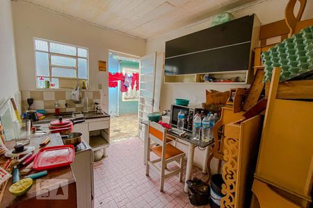 Casa à venda com 300m², 6 quartos e sem vaga Casa à venda com 300m², 6 quartos e sem vagaCozinha