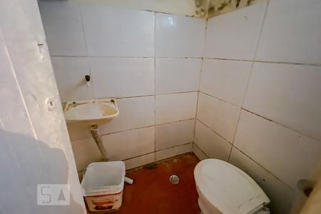 Casa à venda com 300m², 6 quartos e sem vaga Casa à venda com 300m², 6 quartos e sem vagaBanheiro