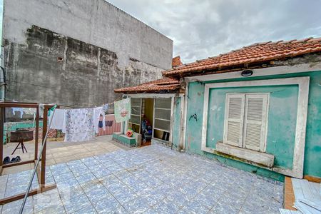 Casa à venda com 300m², 6 quartos e sem vaga Casa à venda com 300m², 6 quartos e sem vagaQuintal