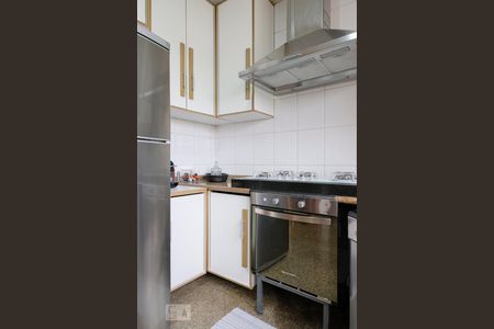 Apartamento à venda com 227m², 4 quartos e 4 vagas Apartamento à venda com 227m², 4 quartos e 4 vagasCozinha