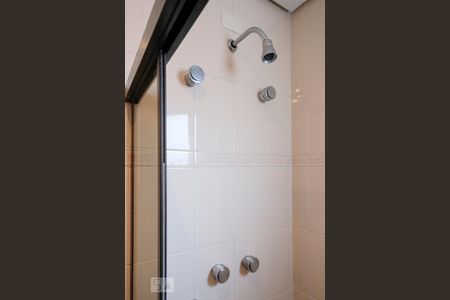 Apartamento à venda com 227m², 4 quartos e 4 vagas Apartamento à venda com 227m², 4 quartos e 4 vagasBanheiro da suíte