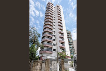 Apartamento à venda com 227m², 4 quartos e 4 vagas Apartamento à venda com 227m², 4 quartos e 4 vagasFachada