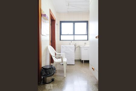 Apartamento à venda com 227m², 4 quartos e 4 vagas Apartamento à venda com 227m², 4 quartos e 4 vagasÁrea de serviço