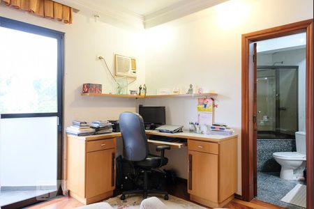 Apartamento à venda com 227m², 4 quartos e 4 vagas Apartamento à venda com 227m², 4 quartos e 4 vagasSuíte 2