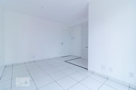 Sala de apartamento para alugar com 2 quartos, 44m² em Parada de Lucas, Rio de Janeiro