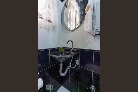 Casa à venda com 180m², 3 quartos e 4 vagasBanheiro