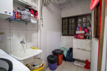 Casa de condomínio à venda com 132m², 3 quartos e 3 vagas Casa de condomínio à venda com 132m², 3 quartos e 3 vagasÁrea de Serviço