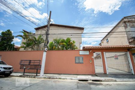 Casa de condomínio à venda com 132m², 3 quartos e 3 vagas Casa de condomínio à venda com 132m², 3 quartos e 3 vagasFachada