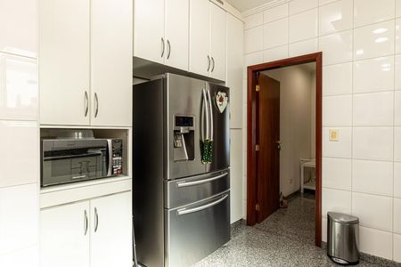 Casa à venda com 800m², 7 quartos e 8 vagasCozinha