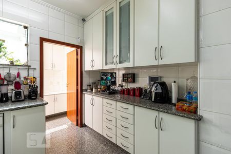 Casa à venda com 800m², 7 quartos e 8 vagasCozinha