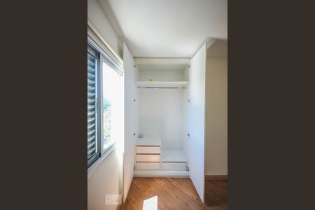 Armário do quarto 1 de apartamento para alugar com 3 quartos, 90m² em Vila Progredior, São Paulo