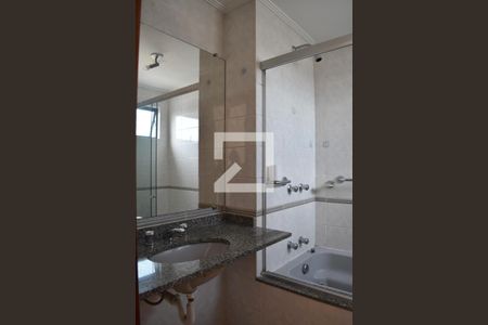 Banheiro da Suíte de apartamento para alugar com 3 quartos, 95m² em Bigorrilho, Curitiba