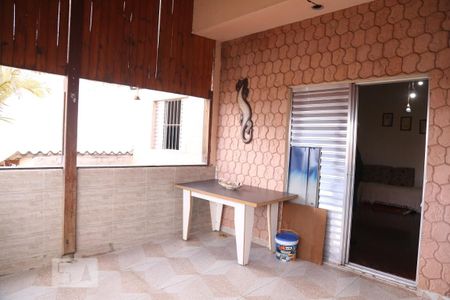 Casa à venda com 300m², 6 quartos e 3 vagassacada