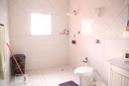 Casa à venda com 300m², 6 quartos e 3 vagasBanheiro