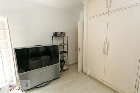 Casa à venda com 450m², 4 quartos e 6 vagas Casa à venda com 450m², 4 quartos e 6 vagasquarto - 1