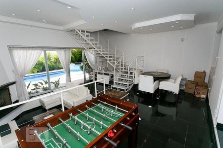 Casa à venda com 450m², 4 quartos e 6 vagas Casa à venda com 450m², 4 quartos e 6 vagasSala 4