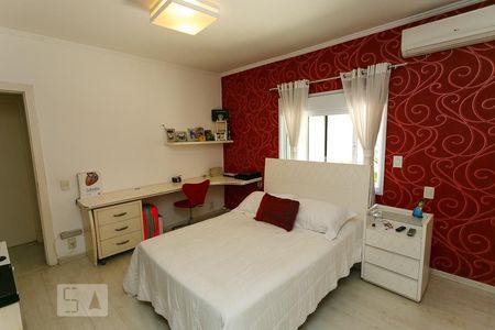 Casa à venda com 450m², 4 quartos e 6 vagas Casa à venda com 450m², 4 quartos e 6 vagasSuíte-1