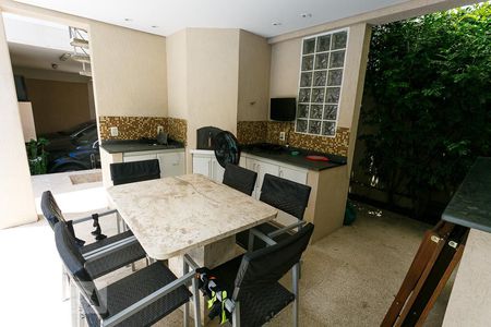 Casa à venda com 450m², 4 quartos e 6 vagas