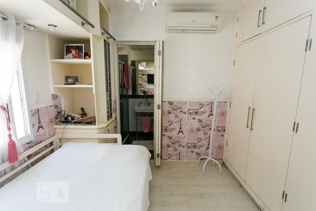 Casa à venda com 450m², 4 quartos e 6 vagas Casa à venda com 450m², 4 quartos e 6 vagassuíte-3