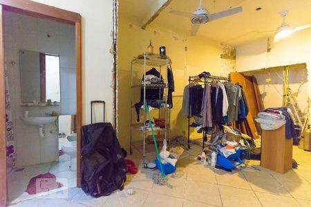 Casa à venda com 300m², 5 quartos e sem vaga Casa à venda com 300m², 5 quartos e sem vagaSala de Estar 3