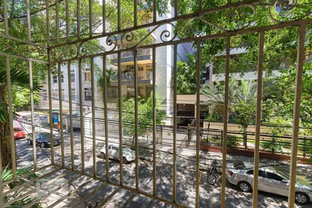 Casa à venda com 300m², 5 quartos e sem vaga Casa à venda com 300m², 5 quartos e sem vagaVista da Suíte 3