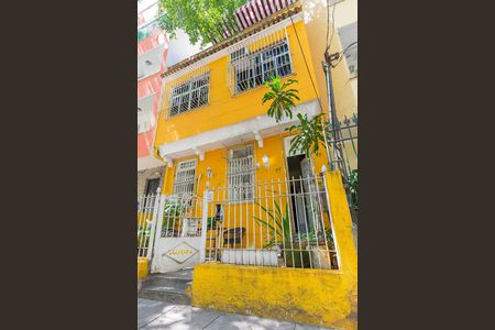 Casa à venda com 300m², 5 quartos e sem vaga Casa à venda com 300m², 5 quartos e sem vagaFachada