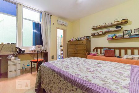 Casa à venda com 300m², 5 quartos e sem vaga Casa à venda com 300m², 5 quartos e sem vagaSuíte 2